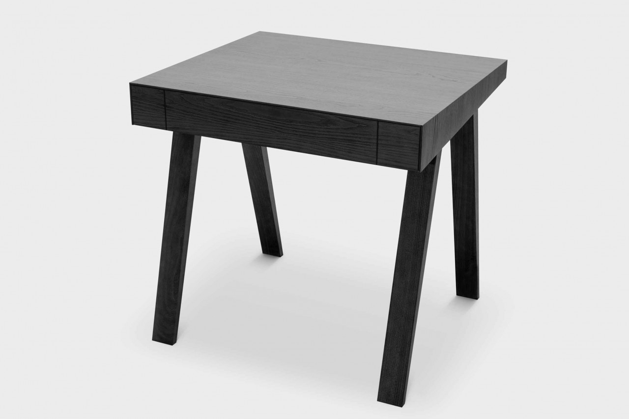 4.9 Schreibtisch - 1 Schublade - Farbe Esche gebeizt, lackiert Schwarz