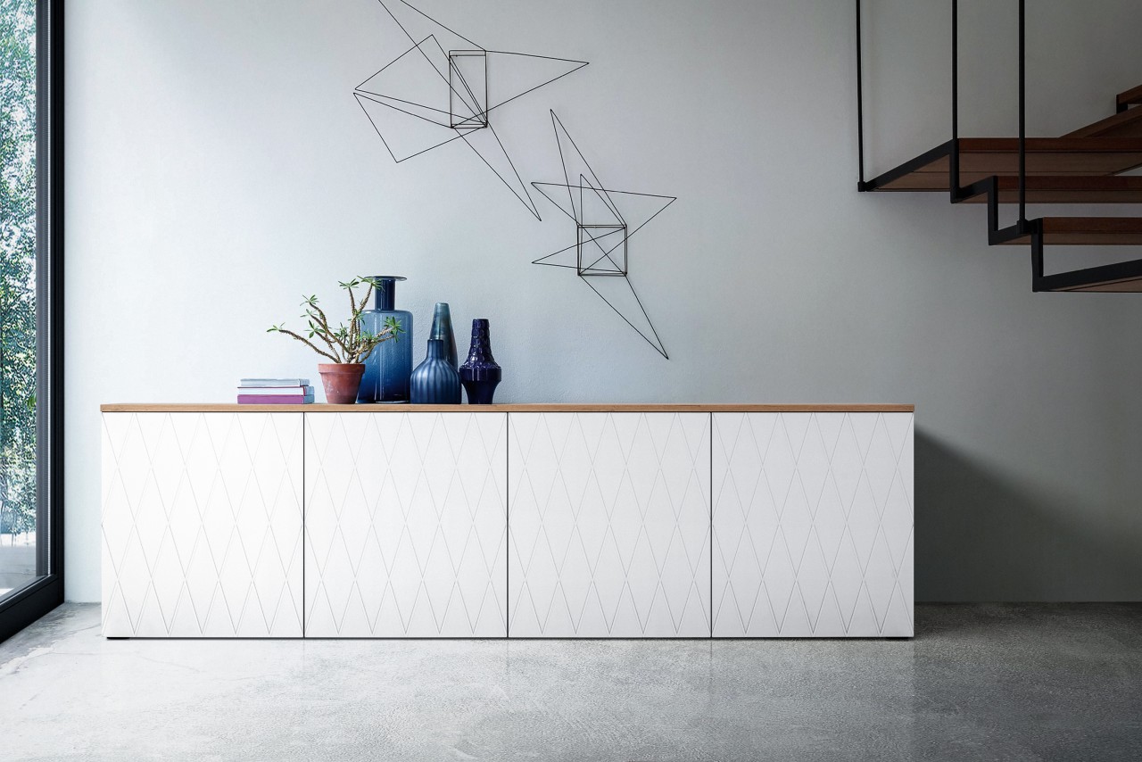 Sideboard 'Lena' 220 cm - Weiß mit Eiche Artisan - auf Bodenplatte